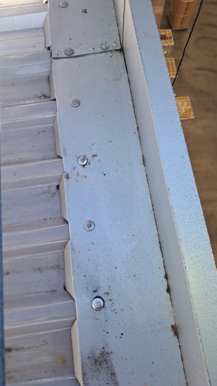 Roof-to-wall transition flashing work