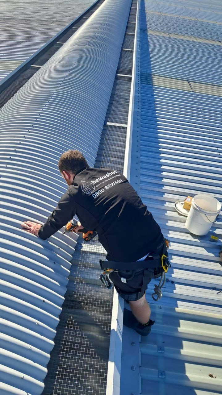 Envelope Roofing technician